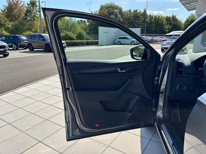 Škoda Karoq 1,5 TSI 110 kW SPORTLINE DSG - fotka 22 z 30