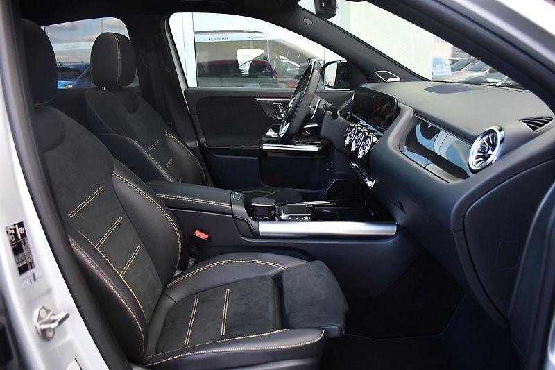 Mercedes-Benz GLA 45S AMG 4MATIC+PANO - fotka 17 z 53