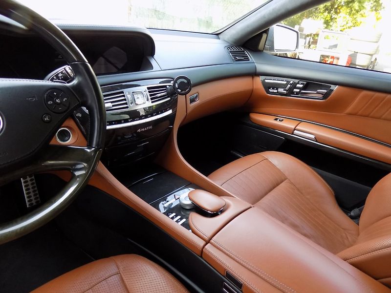 Mercedes-Benz CL (2010) 500 AMG/4-Matic/Designo/ - fotka 21 z 42