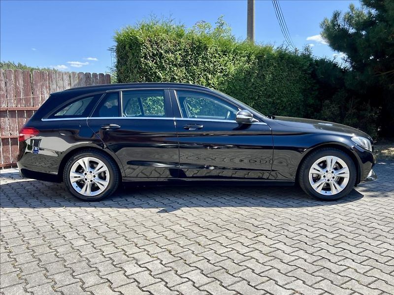 Mercedes-Benz Třídy C C 180 d - fotka 7 z 46