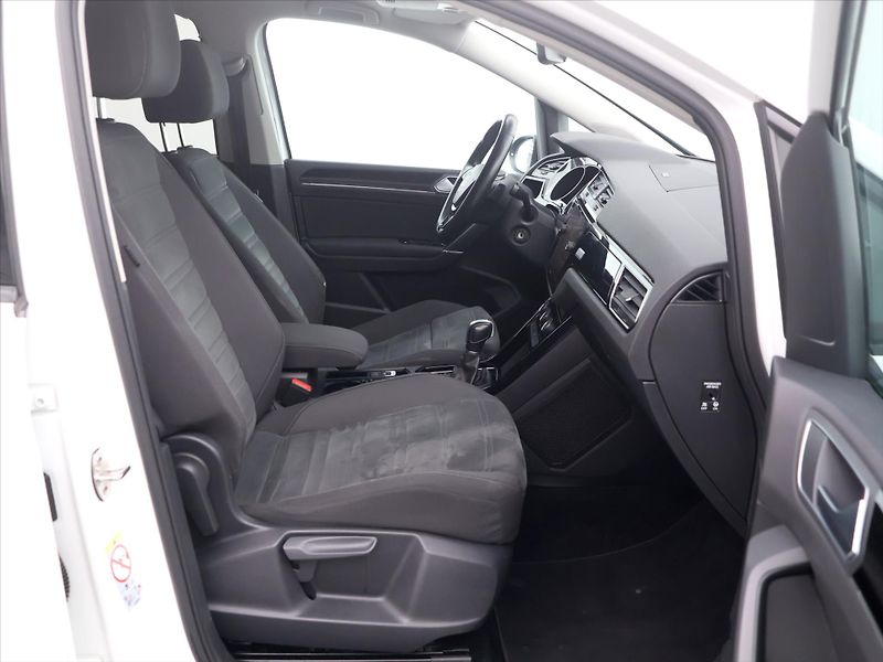 Volkswagen Touran 1,8 TSI 132kW DSG R-Line 7míst - fotka 11 z 38