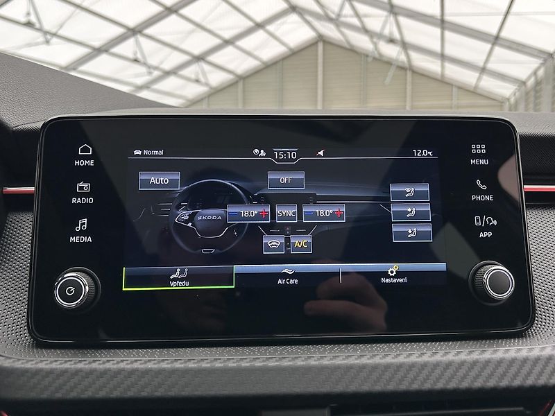 Škoda Kamiq 1.5 TSI Monte Carlo - fotka 10 z 29