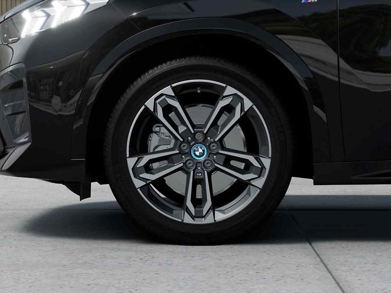 BMW iX2 - fotka 5 z 10