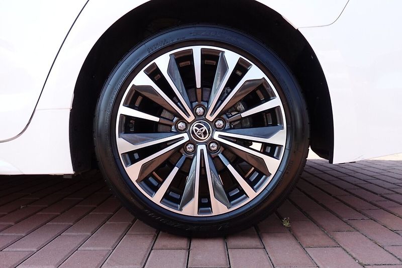 Toyota Corolla 2,0 HEV Style TS - fotka 8 z 32