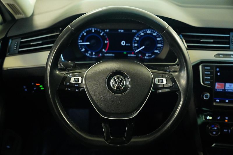 Volkswagen Passat - fotka 18 z 28