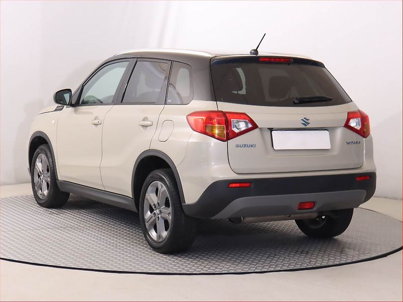 Suzuki Vitara (2015) 1.6 VVT, Tempomat - fotka 4 z 19