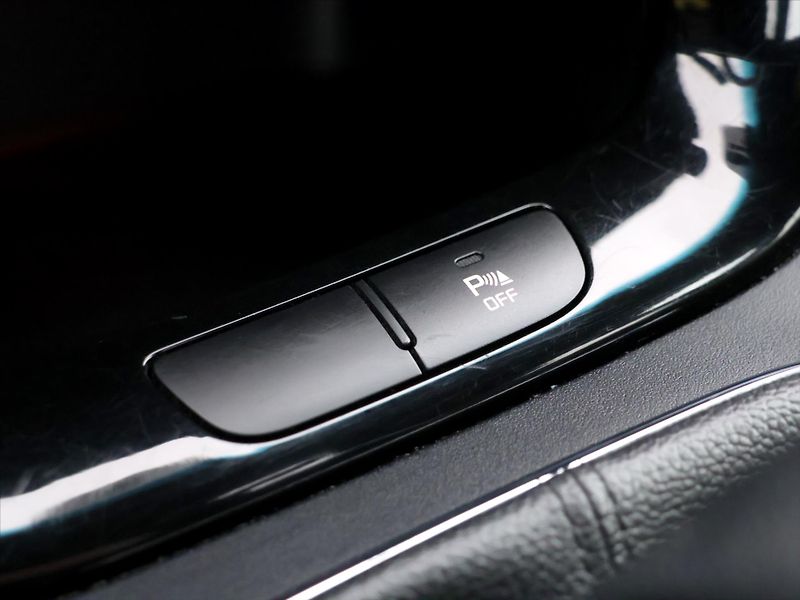 Kia Ceed 1,6 CRDi 100kW GT-Line CZ Navi - fotka 30 z 38