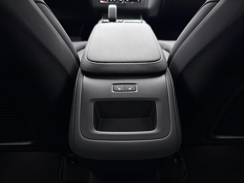 Volvo XC90 B5 AWD CORE CZ 1.maj - fotka 28 z 46