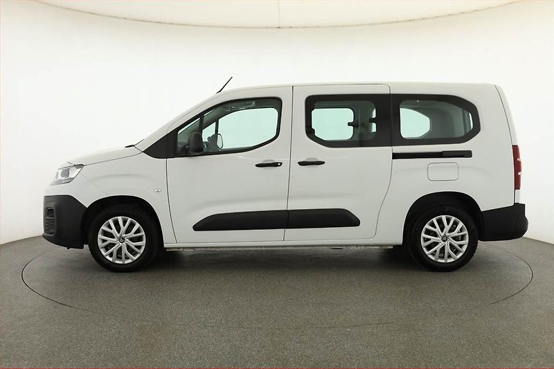 Citroën Berlingo (2023) Maxi Live Pack 1.2 PureTech - fotka 3 z 16