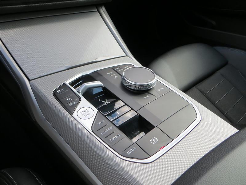 BMW Řada 3 2,0 318i 115kw LED, AUT, ČR - fotka 13 z 24