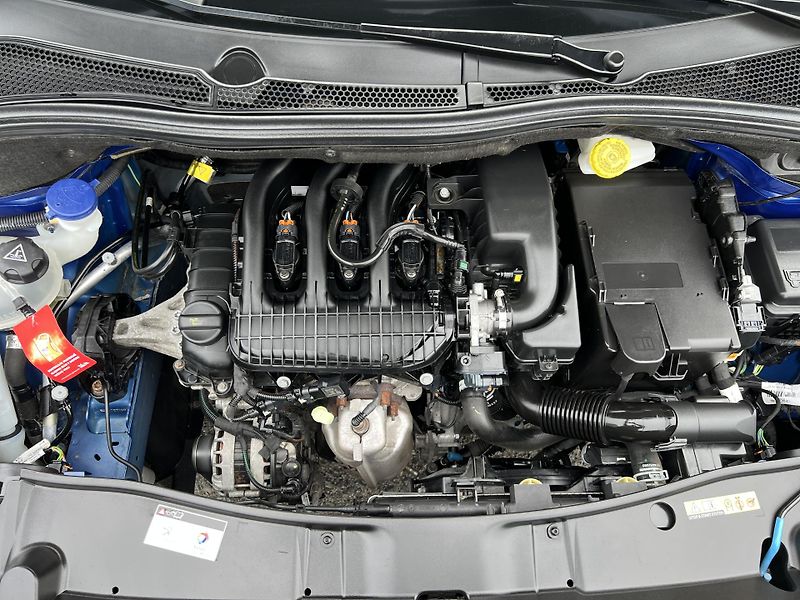 Peugeot 2008 1.2i KAMERA PŮVOD ČR 1.MAJ. - fotka 37 z 44