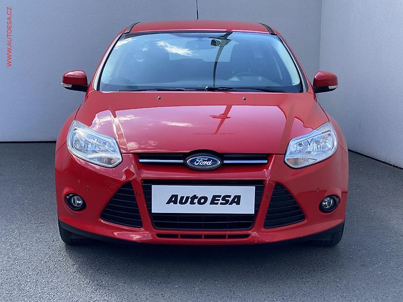 Ford Focus (2012) 1.6i, ČR, AC, park.čidla - fotka 2 z 15