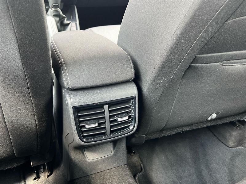 Škoda Fabia 1,0 TSi 70kW SELECTION  IV. - fotka 21 z 23
