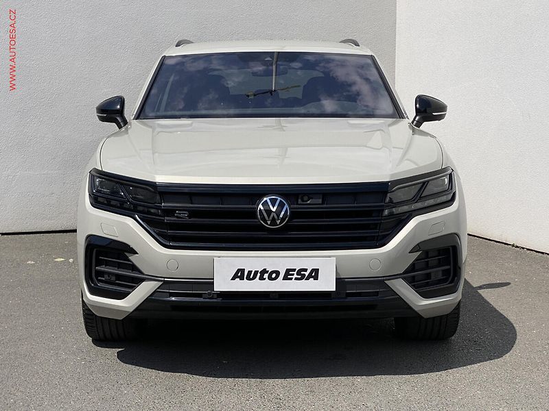 Volkswagen Touareg (2021) 3.0 TDi 4x4, 1.maj,ČR, R - fotka 2 z 32