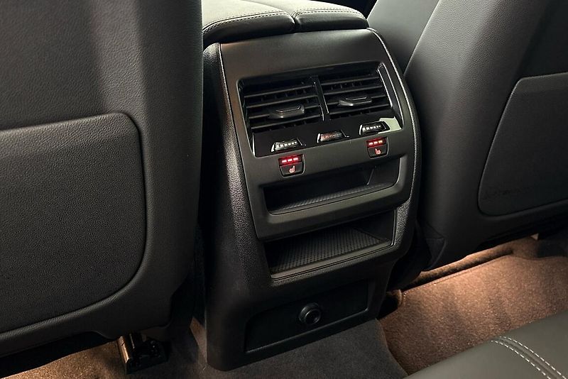 BMW X6 xDrive40d - fotka 25 z 27