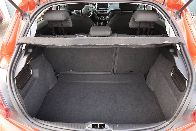 Peugeot 208 (2016) Active 1.2 PureTech - fotka 10 z 12