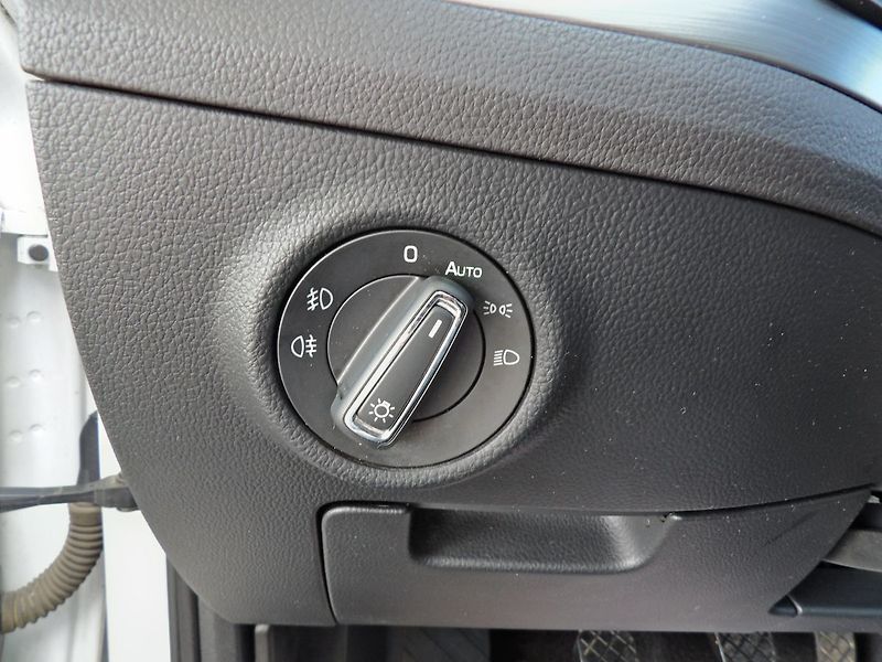 Škoda Superb 2.0TDI Style ČR Canton ACC Kam - fotka 33 z 36
