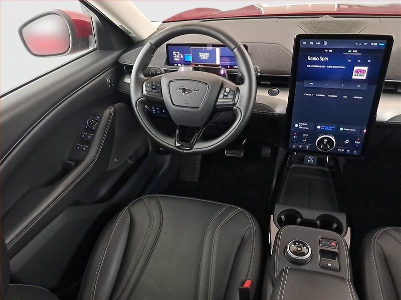 Ford Mustang Mach-E (2022) Standard Range RWD, SoH 93% - fotka 7 z 18