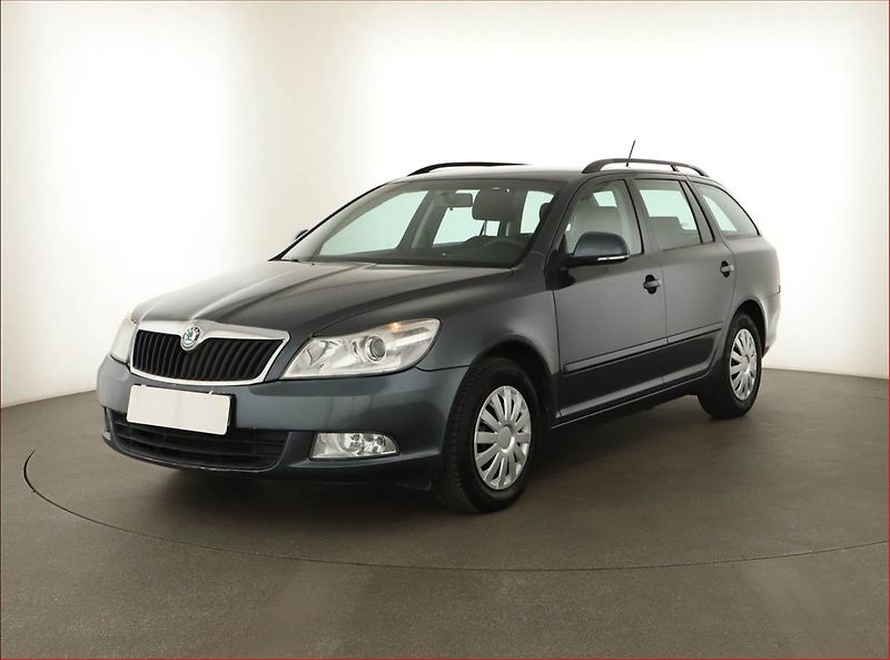 Škoda Octavia (2012) 1.6 TDI, Tažné - fotka 2 z 11