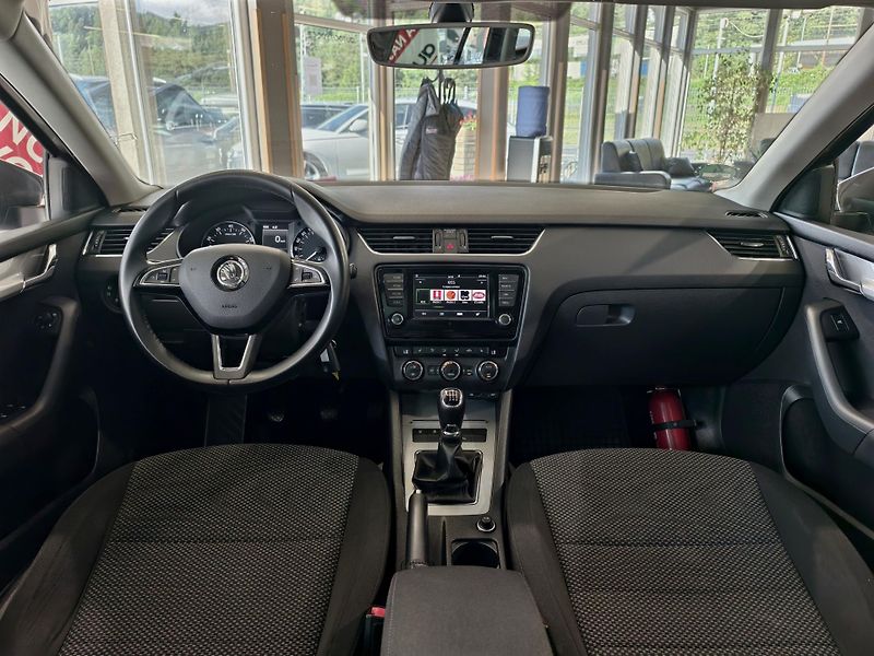 Škoda Octavia 1.4 TSi 110kW, PDC, TEMPOMAT  - fotka 9 z 22