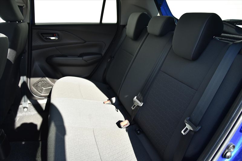 Suzuki Swift 1.2 PREMIUM HYBRID ZÁRUKA 2/30 - fotka 11 z 27