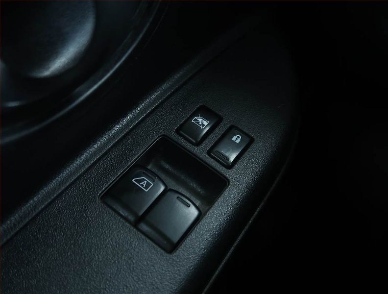 Nissan Micra (2011) 1.2 16V, po STK, jezdí výborně - fotka 14 z 15