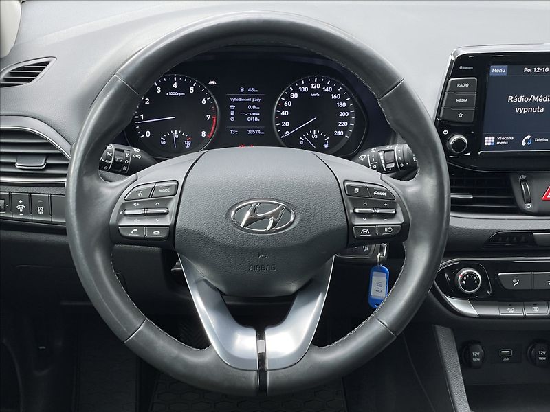 Hyundai i30 1,5 CVVT Combi Comfort - fotka 8 z 23