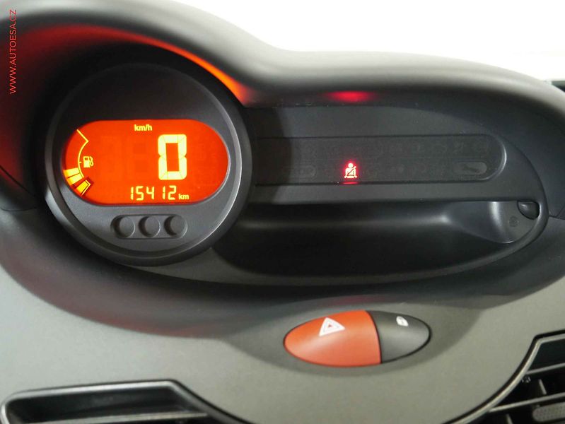 Renault Twingo (2011) 1.1i, 1.maj,ČR - fotka 12 z 14