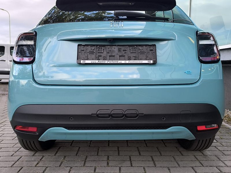 Fiat 600 (2026) Icon BEV 54kWh 115kW/156k - fotka 9 z 35