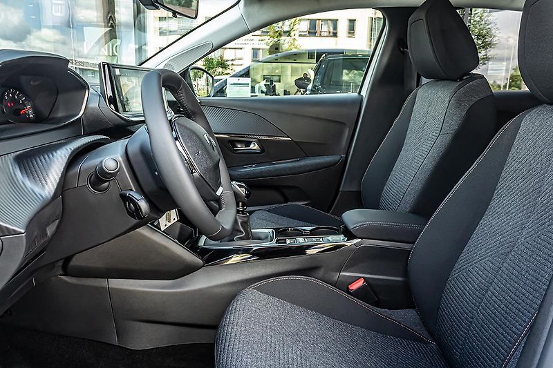 Peugeot 208 (2026) 1,2 BUSINESS PureTech 100 S&S - fotka 11 z 19