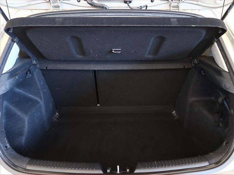 Kia Ceed (2016) 1.4 CVVT, Tempomat - fotka 13 z 15