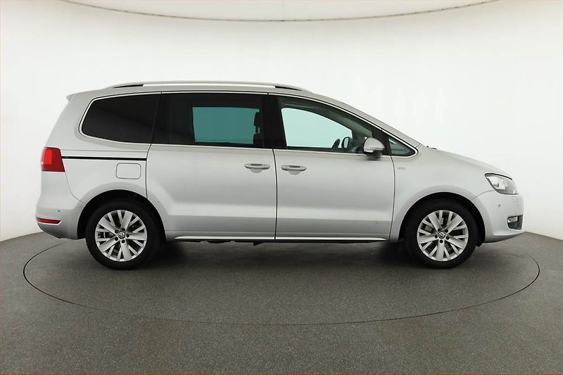 Volkswagen Sharan (2013) 2.0 TDI, 4X4, 7 míst - fotka 6 z 21