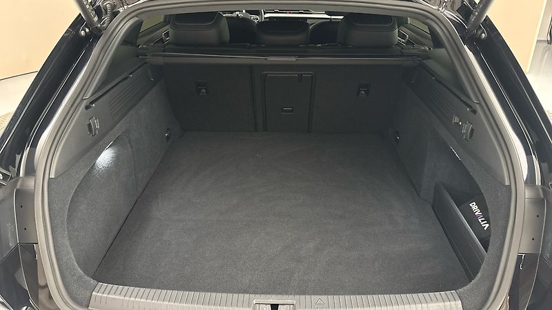 Volkswagen Arteon 1.4 TSI PHEV DSG R-Line Shooti - fotka 17 z 32