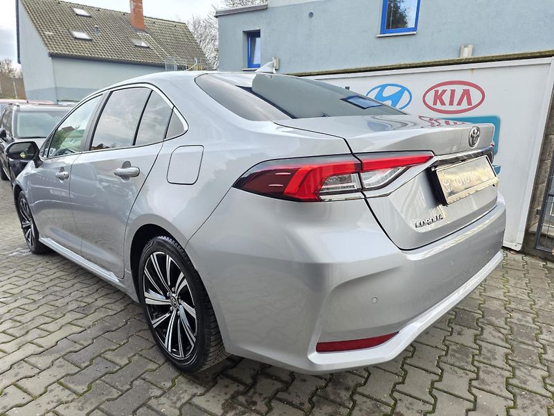Toyota Corolla  1,5 VVT-i V ZÁRUCE-KAMERA - fotka 15 z 18
