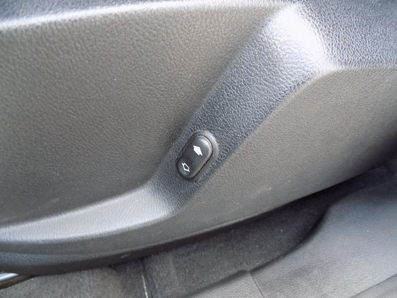 Ford S-MAX (2010) 2.0i/ČR/Klimatizace/LED/ - fotka 23 z 35