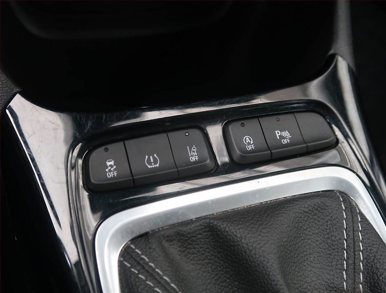 Opel Crossland X (2022) Elite 1.2 Turbo, Serv.kniha - fotka 18 z 21