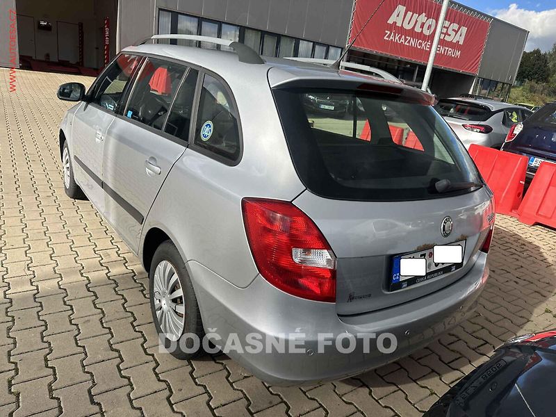 Škoda Fabia (2009) 1.4i, ČR - fotka 2 z 3