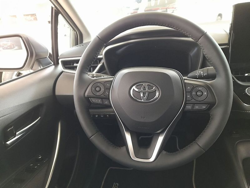 Toyota Corolla TS Limited edition 1,8 HEV 140 - fotka 3 z 3