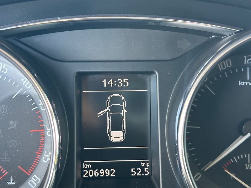 Škoda Superb (2010) 1.9TDi NOVÁ SPOJKA, 100%KM - fotka 11 z 15