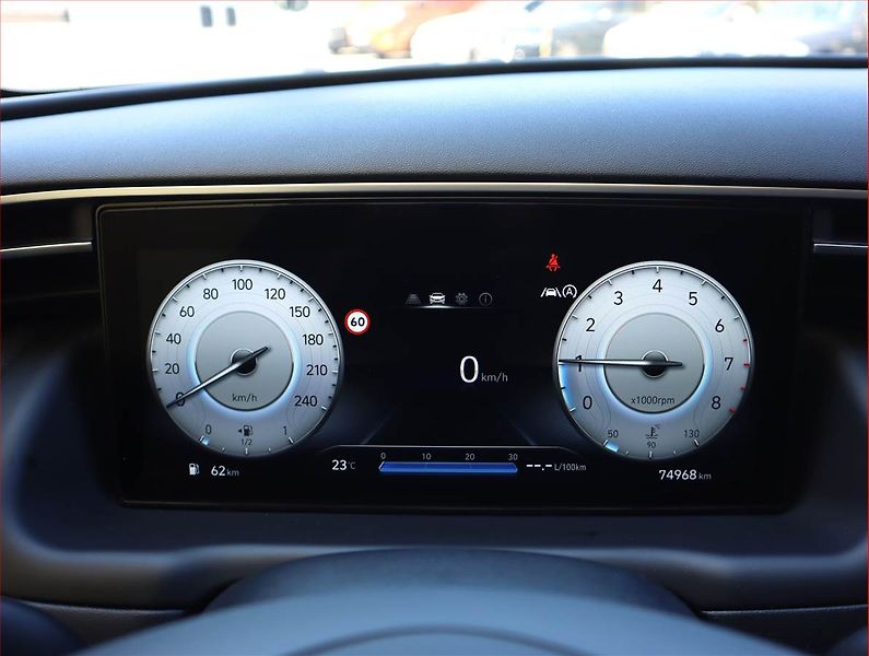 Hyundai Tucson (2022) Family 1.6 T-GDI - fotka 11 z 21