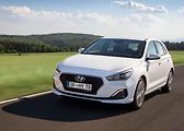 Hyundai i30 (+20 000 Kč u motorů 1.0 T-GDI a 1.4 T-GDI, ale -20 000 Kč u motoru 1.6 CRDi)