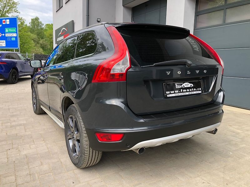 Volvo XC60 (2010) 2.4 D5 AWD - fotka 7 z 33