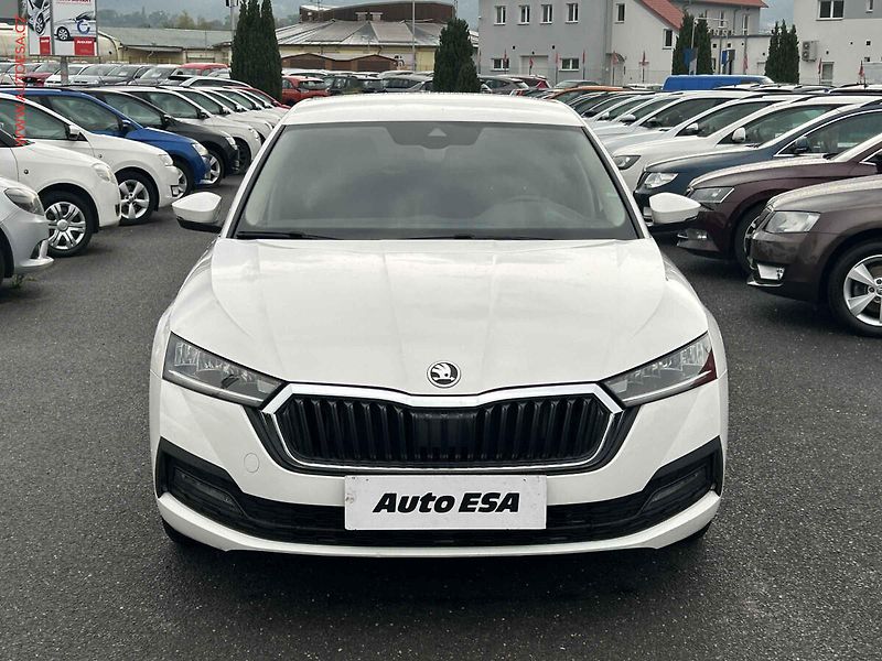 Škoda Octavia (2022) 2.0 TDi, ČR, Ambition Plus - fotka 2 z 19