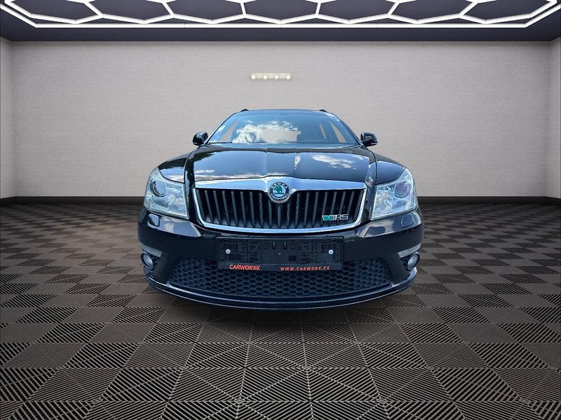 Škoda Octavia (2011) RS 2,0TSI 147kw DSG - fotka 2 z 36