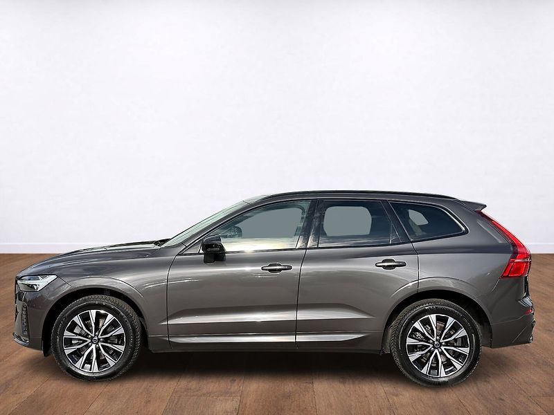 Volvo XC60 B5 AWD PLUS, LIGHT PAKET, ACC - fotka 2 z 24
