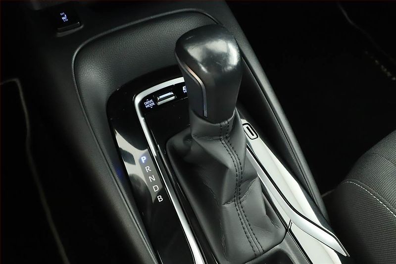 Toyota Corolla (2021) 1.8 Hybrid, Automat, ČR,1.maj - fotka 11 z 20