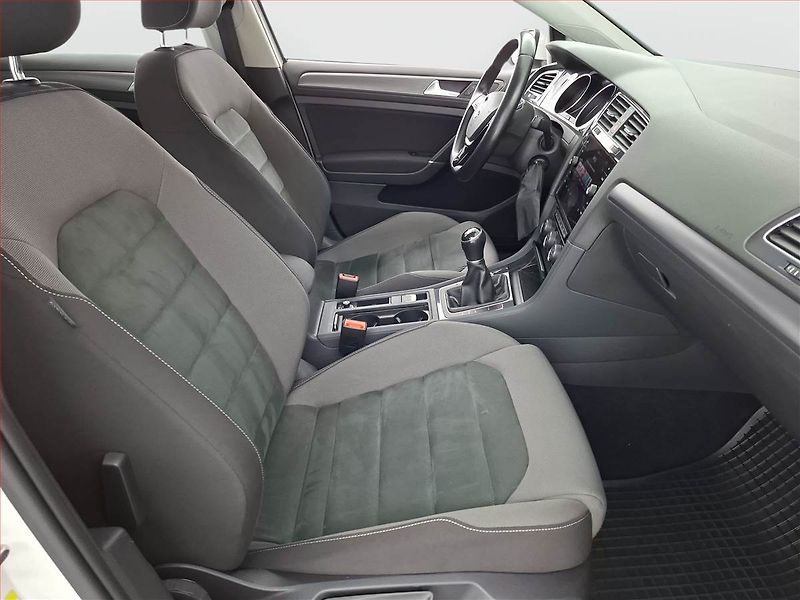 Volkswagen Golf (2020) Comfortline 1.5 TSI, ČR,1.maj - fotka 9 z 15