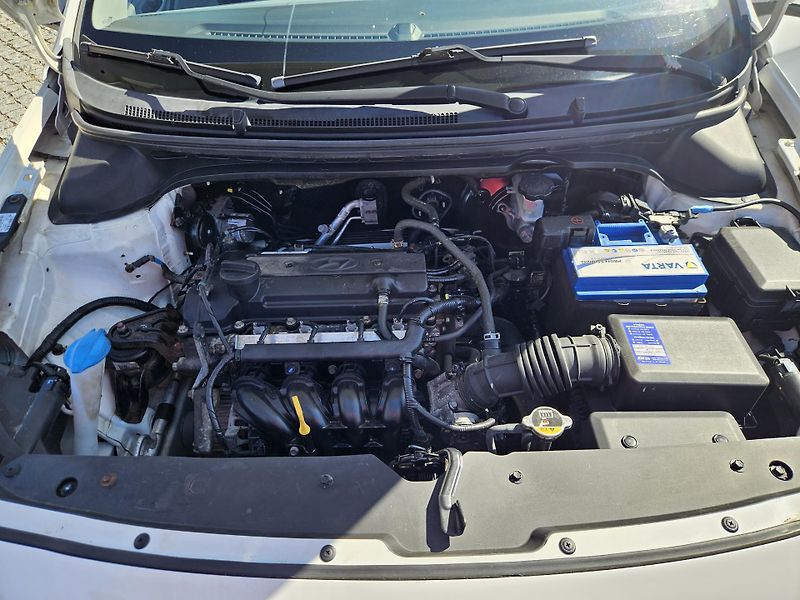 Hyundai i20 (2016) 1.2 NOVÉ ROZVODY A STK - fotka 19 z 23