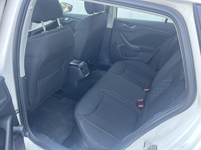 Škoda Scala 1.0TSI 85kW AMBITION - fotka 7 z 21