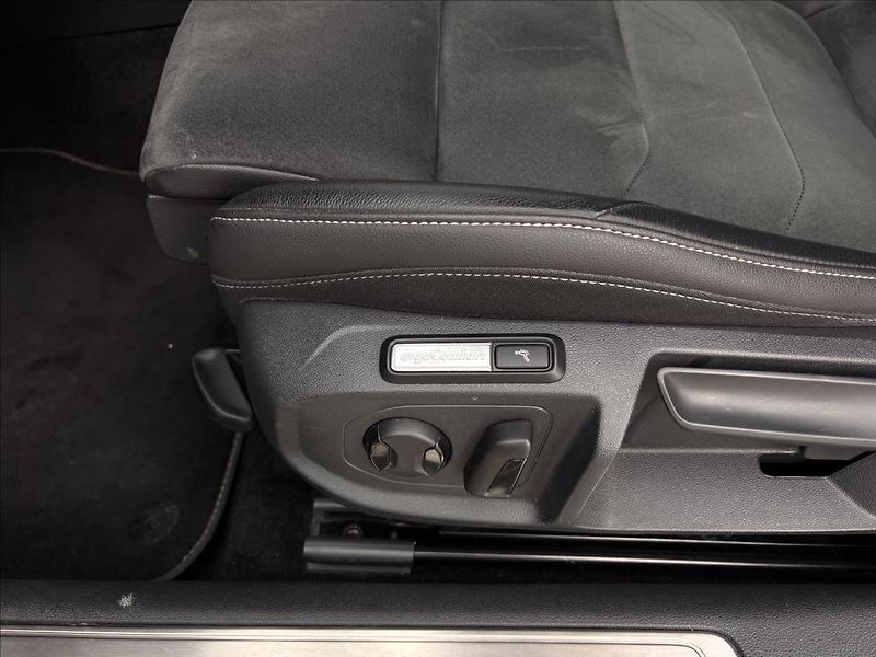 Volkswagen Arteon 2,0 TSI R-Line 206kW DSG - fotka 25 z 38